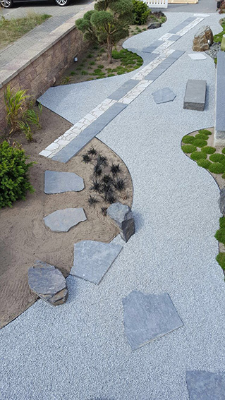 japanisch inspirierter Vorgarten