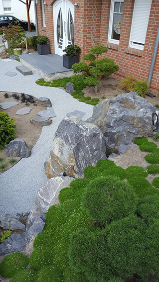 japanisch inspirierter Vorgarten