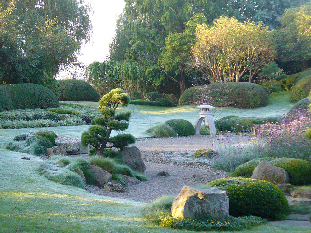 japanischer Garten in Bartschendorf im Herbst