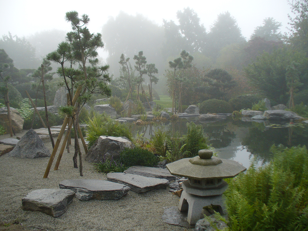 Koiteich im japanischen Garten in Bartschendorf