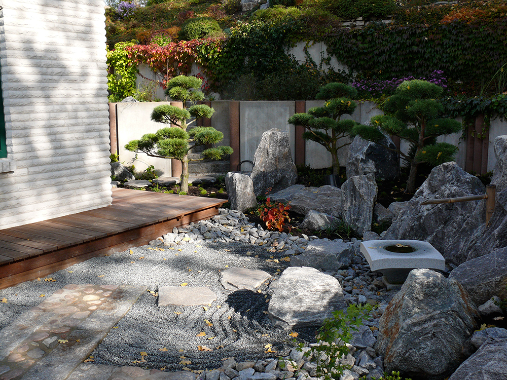 Steinsetzung im japanischen Garten in Burg Stargard
