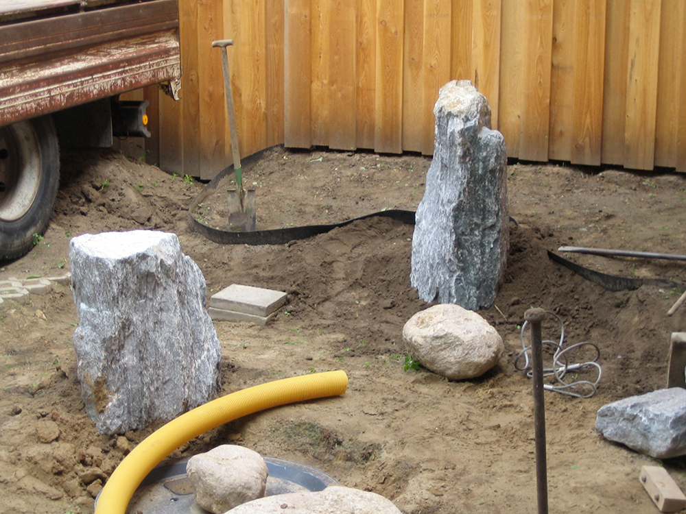 Steinsetzung für kleinen japanischen Garten